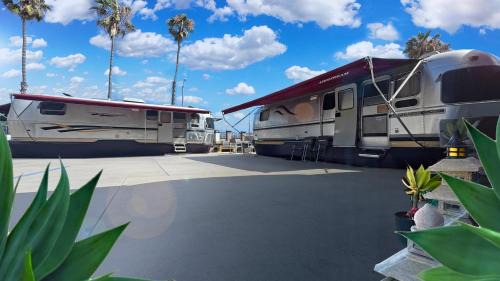 South Oceanside Villa | Retro Star-Wagon, Ocean View Dolby Sound Studio