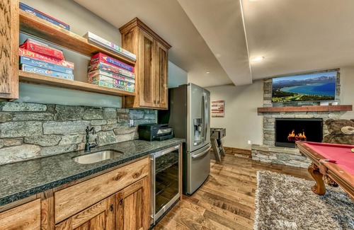 Montgomery Estates House | Rimrock Mansion 6BR, 4BA