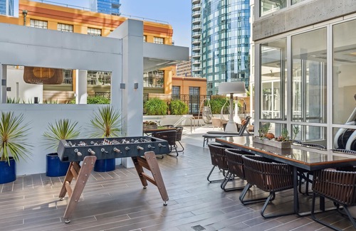 Rincon Hill Apartment | Rincon Hill 1 BR w/Office by Anyplace - 11656