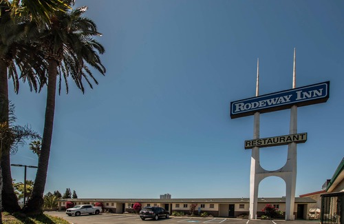 Townsite Hotel | Rodeway Inn Oceanside Marina