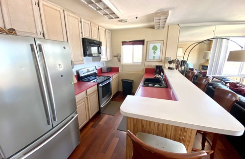 Ocean Beach Condo | SAVE on this Rarely Available Oceanfront Penthouse - 21 day minimum