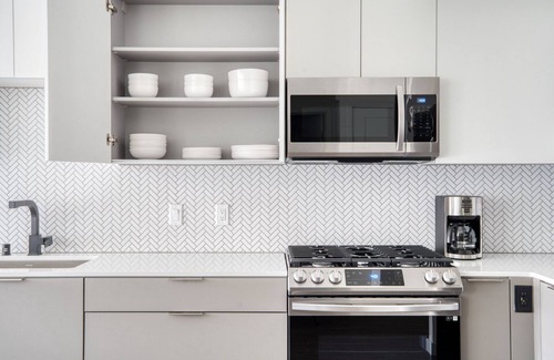Emeryville Apartment | Serene Emeryville 1BR w/Pool, Gym & W/D, walk to Safeway, by Blueground