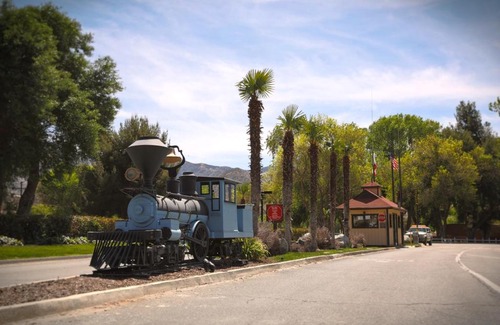 Acton Resort | Soledad Canyon Cottage 15