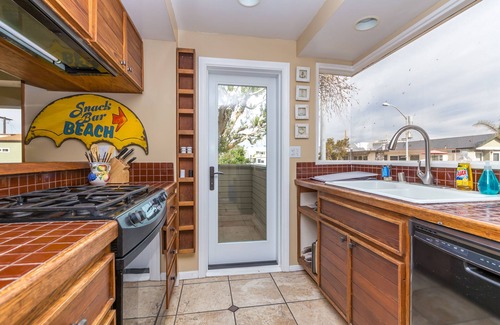 South Mission Beach House | South Mission Beach To Bay Retreat
