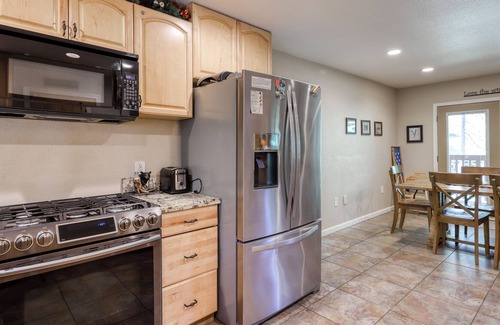 Sierra Cedars Cabin | Spacious Home w/ Epic Game Room, WiFi, Big Outdoor Deck - Near Lake & Slopes