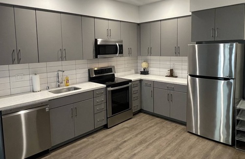 Wilshire Center Apartment | Spacious Koreatown Studio