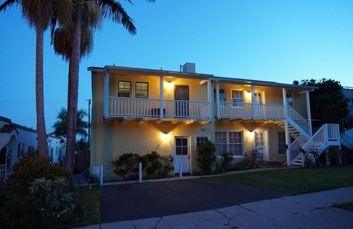 Ventura Apartment | Spacious One Bedroom Place With Ocean View
