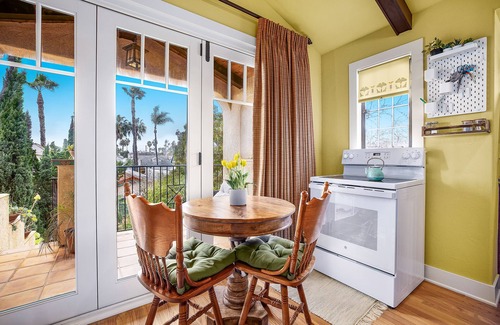 University Heights Apartment | Spanish Style Cozy Studio