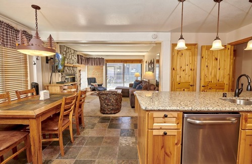 Mammoth Lakes Condo | St Anton Condos #5 (1-Bedroom) with Pool by RedAwning