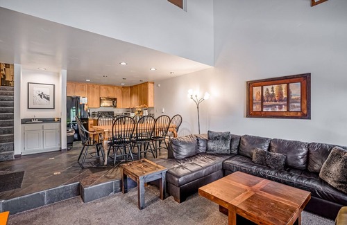 Mammoth Lakes House | Steps to Canyon Lodge! Luxurious Fully Updated, 2 Bedroom 2 Bath Condo W/Garage