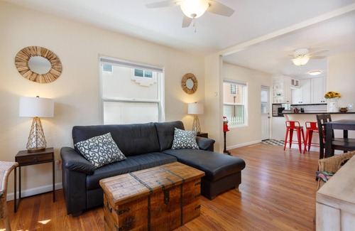 South Mission Beach House | Steps to the Sand - Beach Bungalow Getaway just steps from the Beach & Bay!