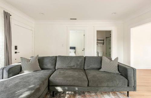 East Hollywood House | Stylish Gated Retreat in East Hollywood with Parking