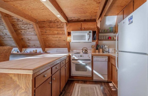 Chamberlands House | Sunny Cabin in Chamberlands HOA Pool & Beach Access!