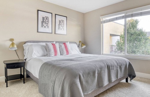 East San Mateo Apartment | Sunny San Mateo 1BR w/ Pool, Gym & W/D, near WF & highways, by Blueground