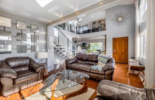 Crown Point House | Sunset Wave