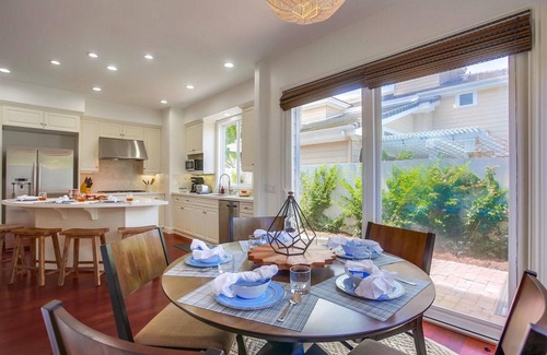 Village of La Jolla House | Sunset West | La Jolla 7BR with Rooftop Deck