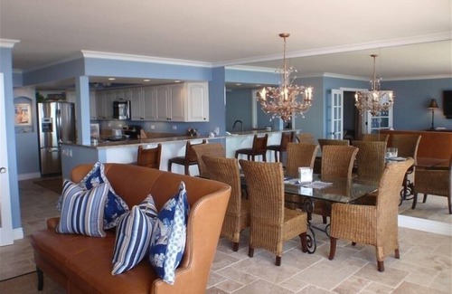 San Clemente Condo | Surf Shack - Panoramic Ocean View! Book your Holiday steps to sand & downtown!