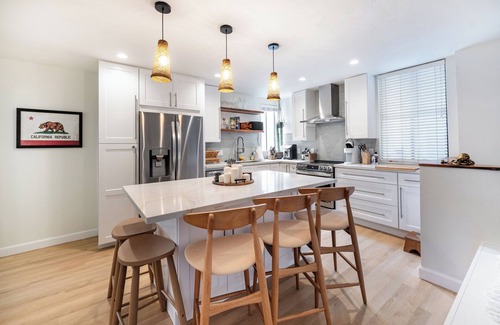 Crown Point Condo | The Boho Beachfront Pet-Friendly Palace w/AC 2.0