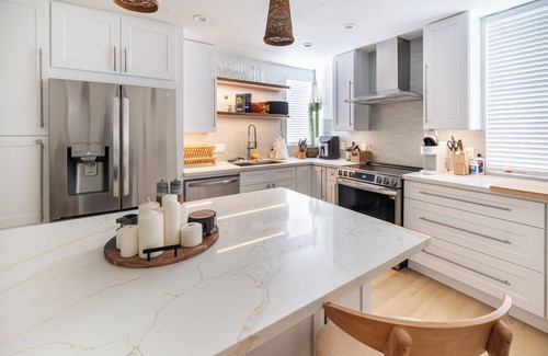 Crown Point Condo | The Boho Beachfront Pet-Friendly Palace w/AC 2.0