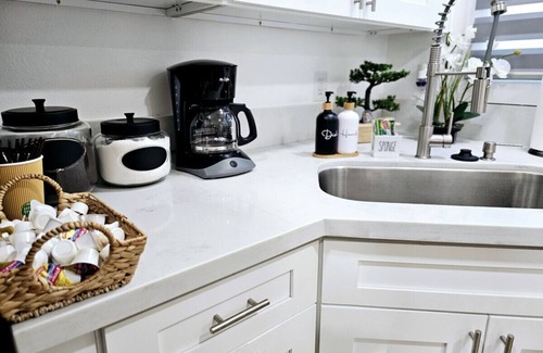 Clarkdale Apartment | The Heart Of LA House