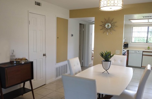 Palm Springs Condo | The Holiday Palms Close center of Palm Springs Permit #3244