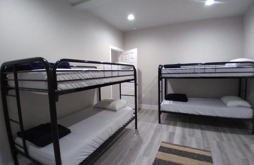 Pico-Union Apartment | THE HOSTEL @ GOSHEN