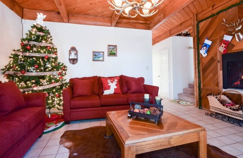 Upper Moonridge House | The Tambay Chateau by Destination Big Bear : Close to Bear Mtn Resort! Forest Views! Game Room!