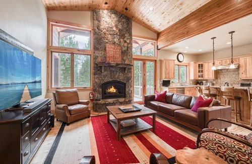 Truckee House | Truckee Timbers at Gray's Crossing By Tahoe Getaways w/Game Room and Private Hot Tub!