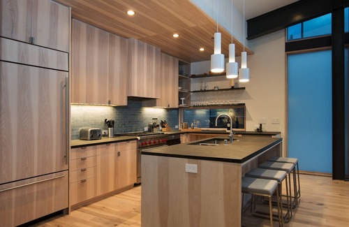 Truckee House | True Ski-In/Ski-Out Mid-Mountain Residence - Stellar Northstar