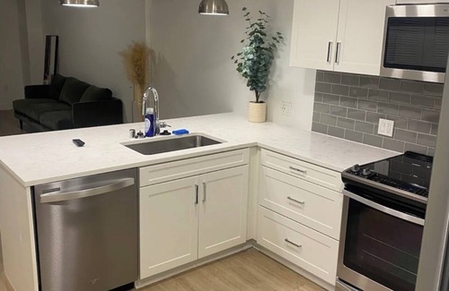 View Park-Windsor Hills Condo | Upscale Downtown LA 1 Bedroom