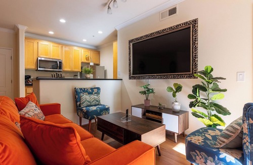 Beverly Hills Apartment | Urban Haven at Orsini