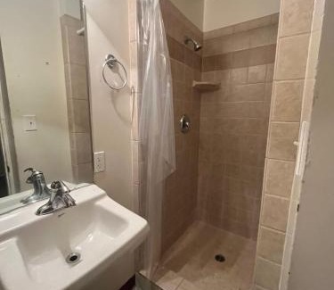 Van Nuys Hostel | Van Nuys Homes for the Soul