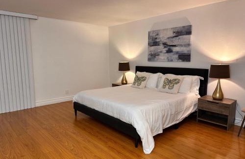 Marina del Rey Apartment | Venice Beach Lux Retreat Coastal Apartment Haven