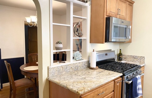 Oak Park House | Walk to All ☀️ Spacious HOUSE 🏠 w/Yard & Parking ❤️
