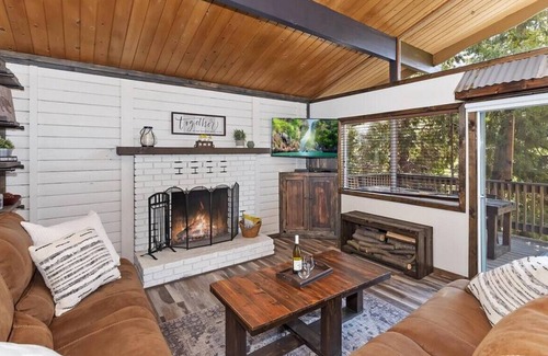 Crestline House | Wander Haus Sleeps 8 Pet Friendly