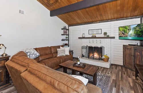 Crestline House | Wander Haus Sleeps 8 Pet Friendly