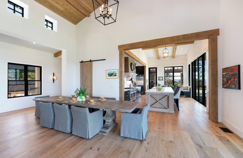 Healdsburg House | Wander Healdsburg Hills w/Pool & Hot Tub – 6 Bedrooms, Sleeps 16