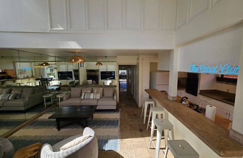 Venice Canals House | Waterfront 5 Bedroom Home on the Venice Canals!