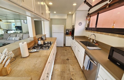 Venice Canals House | Waterfront 5 Bedroom Home on the Venice Canals!