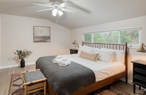 Montgomery Village House | Wine Meets Luxury: 5BR, 2 Living Rooms, Pool, BBQ, Sleeps 10, EV Charger