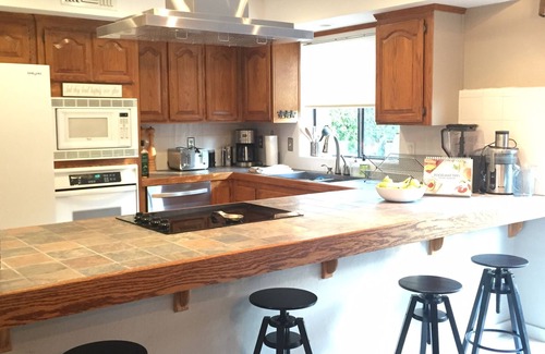 Oakhurst House | Yosemite & Bass Lake! Spacious & Modern! Family & Pet Friendly! Fire Pit +1 acre