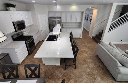 El Centro House | Your Dream 5 BR Getaway -Sleeps 11+-Great Location