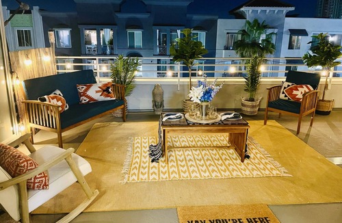 Downtown Long Beach Condo | 1- Bdr Penthouse | Patio | Close to the beach★ ★