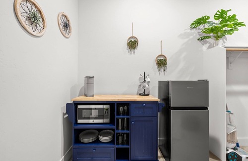 Orangevale Apartment | 1 Bedroom, 1 Bathroom, Hot Tub, Pool, Fire Pit