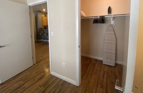 Pacific Terrace Condo | 1 Bedroom Gaslamp District with Parking