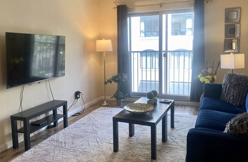 Pacific Terrace Condo | 1 Bedroom Gaslamp District with Parking