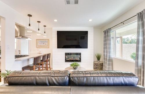Lincoln Acres House | 1 Mi to Marina & Bay: Modern Gem in Chula Vista