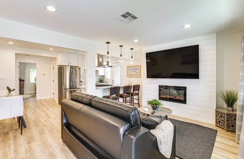 Lincoln Acres House | 1 Mi to Marina & Bay: Modern Gem in Chula Vista
