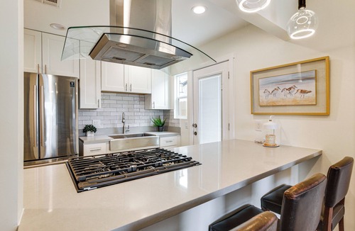 Lincoln Acres House | 1 Mi to Marina & Bay: Modern Gem in Chula Vista
