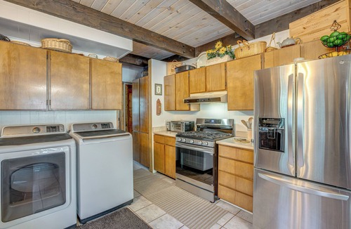Christmas Valley House | 10 Mi to Lake Tahoe Beaches: Home w/Pool Table